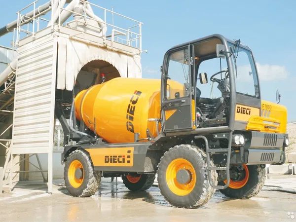 Самоходный бетоносмеситель Dieci L4700