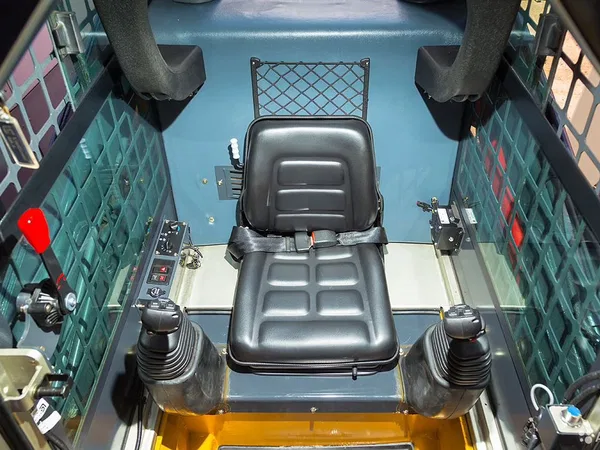 Мини-погрузчик LiuGong CLG385B