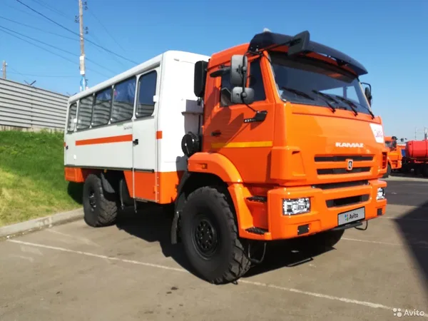 Вахтовый автобус НефАЗ 4951