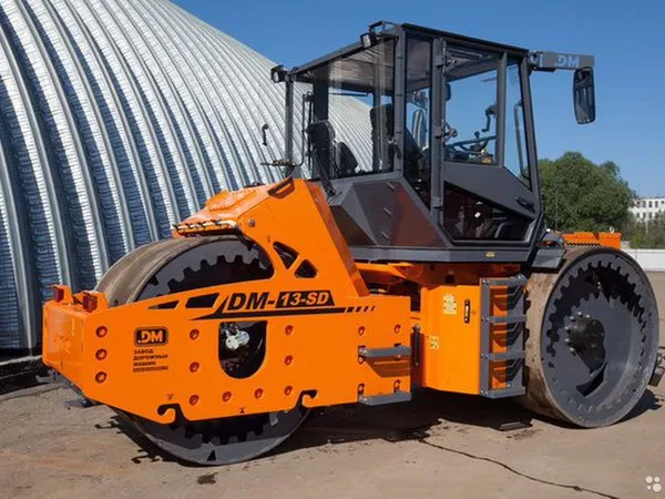 Трехвальцовый каток Завод Дорожных машин DM-13-SD