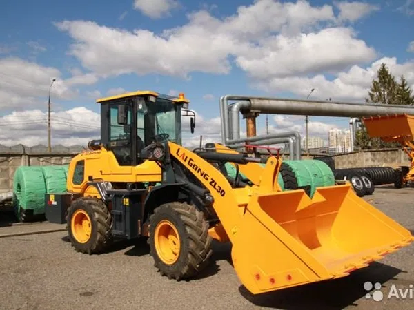 Фронтальный погрузчик LaiGong ZL30