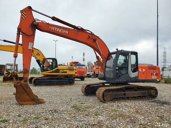 Гусеничный экскаватор Hitachi ZX200-3