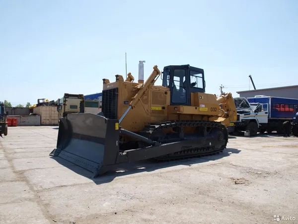 Гусеничный бульдозер Beezone D32