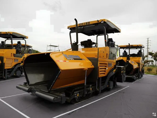Асфальтоукладчик XCMG RP803