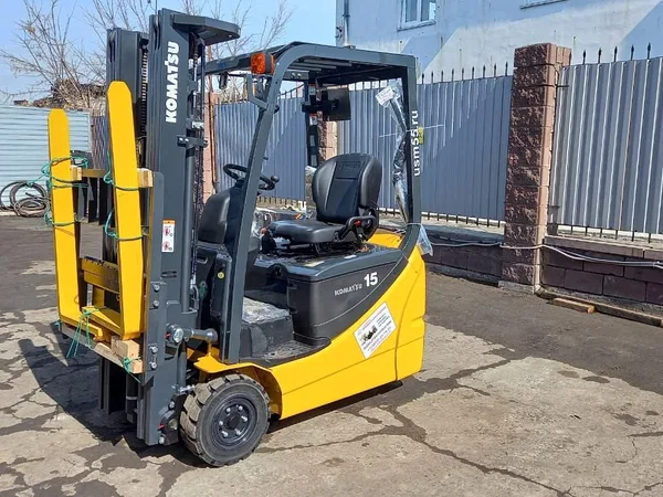 Вилочный погрузчик Komatsu FB15M-12