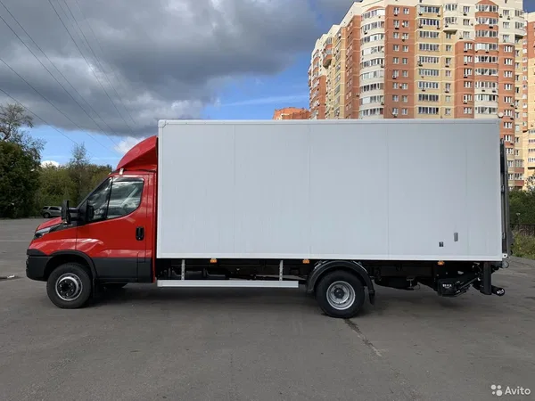 Промтоварный фургон Iveco Daily 70C