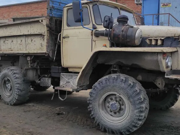 Зерновоз УРАЛ 5557