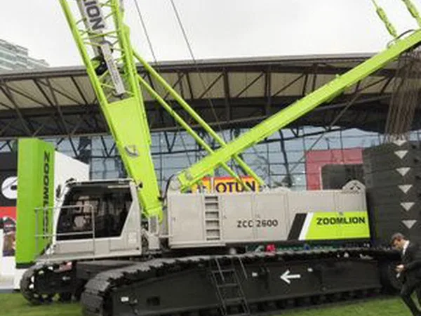 Гусеничный кран Zoomlion ZCC2600
