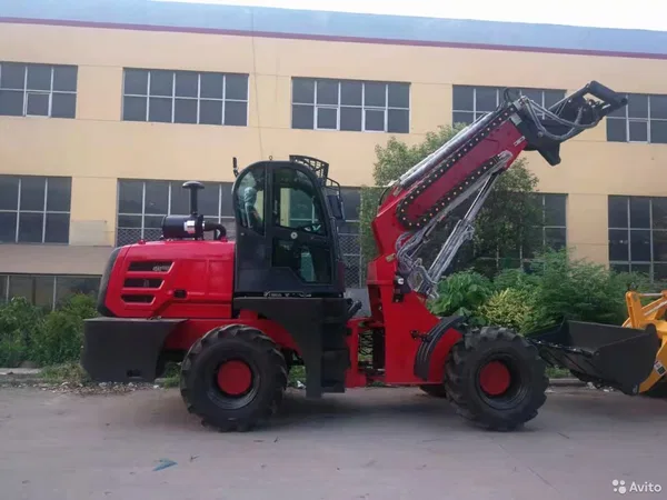 Телескопический погрузчик Redstar TL2500