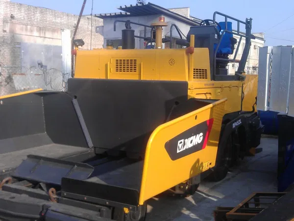 Асфальтоукладчик XCMG RP603L