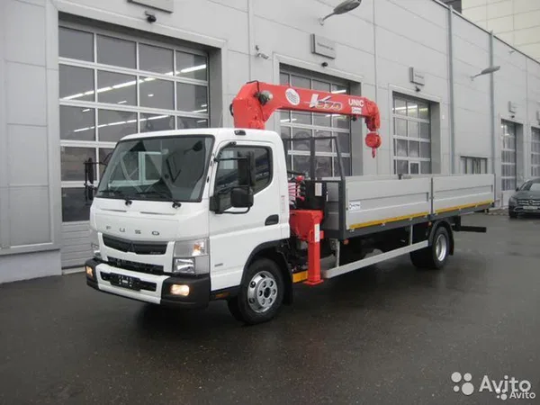 Бортовой грузовик с КМУ Mitsubishi Fuso Canter