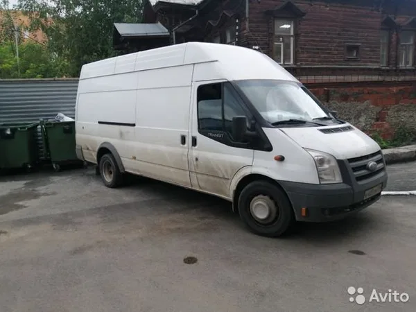 Цельнометаллический фургон Ford Transit