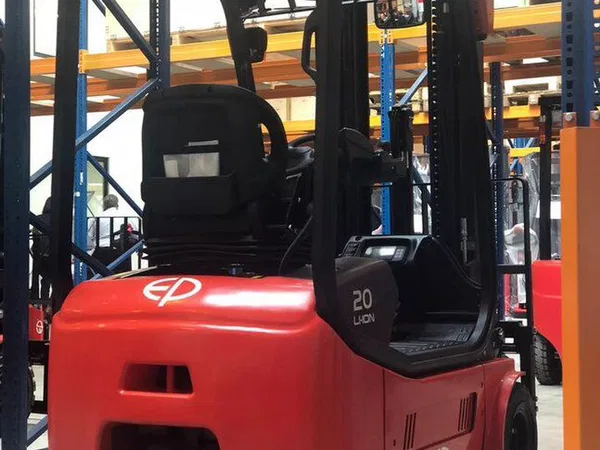 Вилочный электропогрузчик EP Equipment СРD20L2