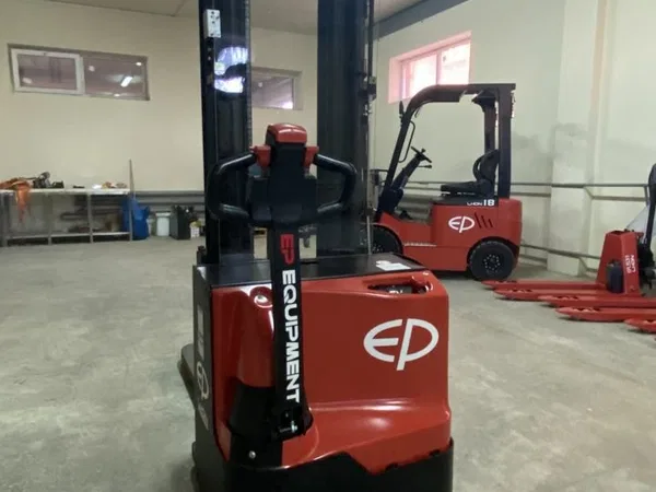 Штабелер EP Equipment ES14-14WA