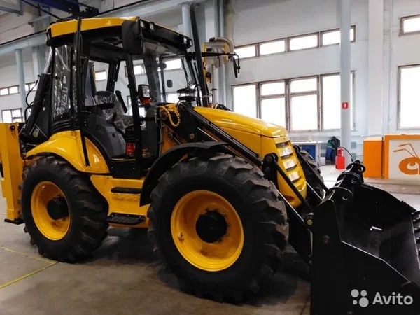 Экскаватор-погрузчик ANT 2321