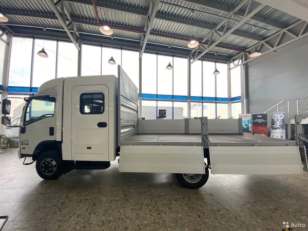Бортовой автомобиль Isuzu Elf (N-series)