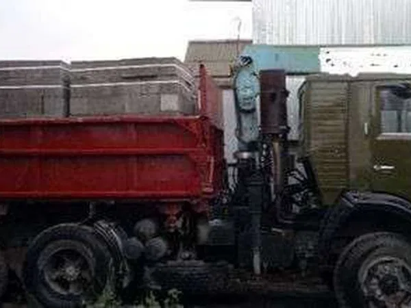Бортовой грузовик с КМУ КамАЗ 55102