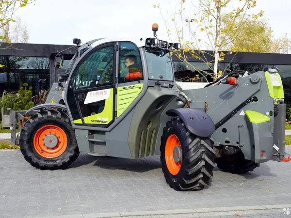 Телескопический погрузчик Claas Scorpion 9055 VARIPOWER