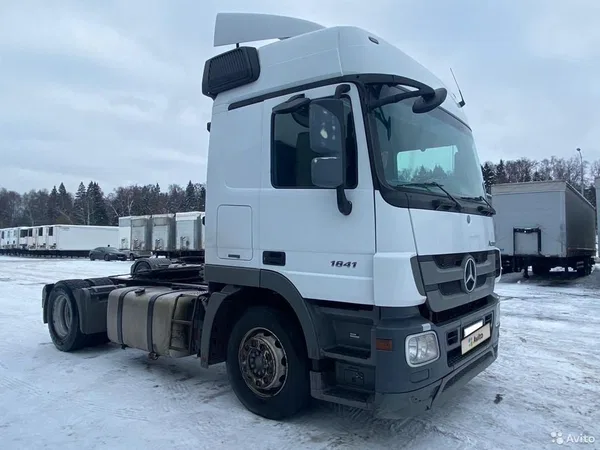 Седельный тягач Mercedes-Benz Actros
