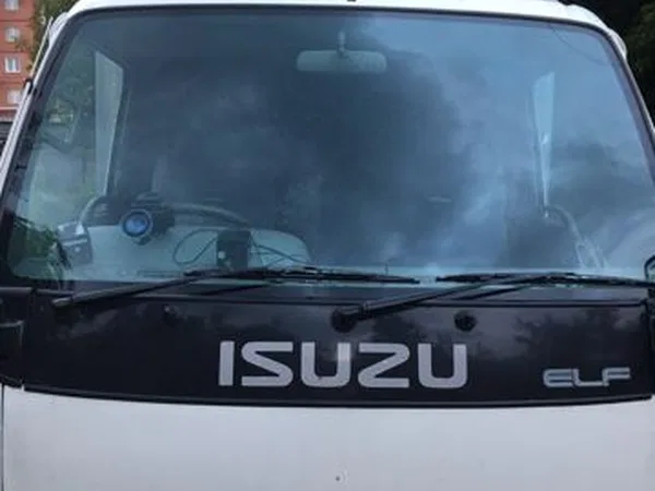 Промтоварный фургон Isuzu ELF
