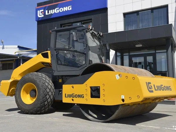 Грунтовый каток LiuGong CLG6614E