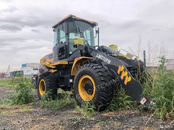 Фронтальный погрузчик XCMG LW330FN