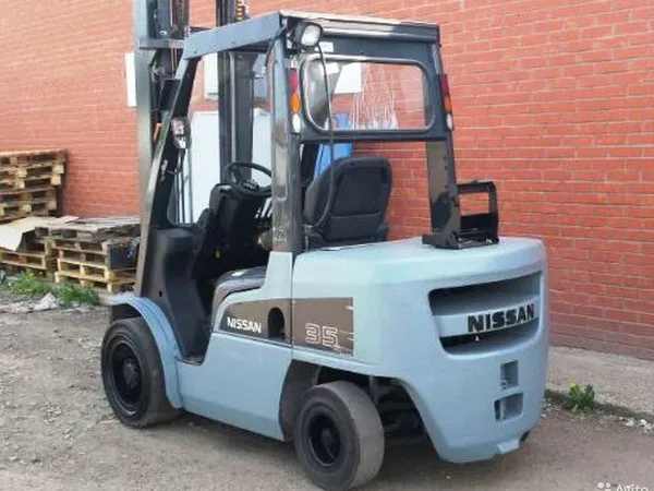 Вилочный погрузчик Nissan FG35