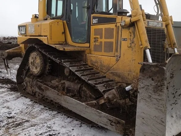 Гусеничный бульдозер Caterpillar D6T