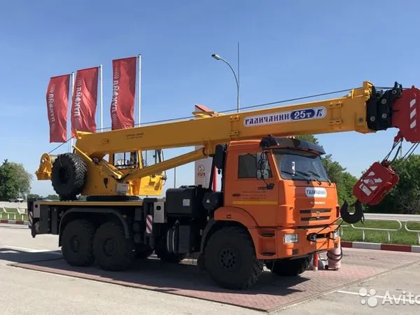 Автокран Галичанин КС-55713-5В на шасси КамАЗ 43118