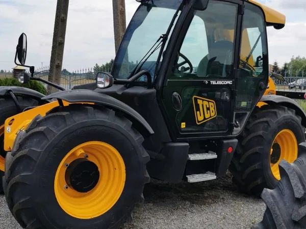 Телескопический погрузчик JCB LOADALL 541-70