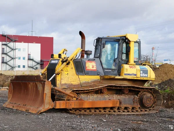 Гусеничный бульдозер Komatsu D65PX-15