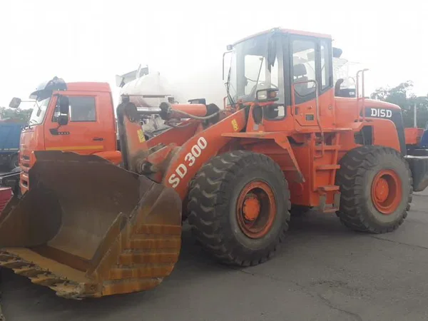 Фронтальный погрузчик Doosan SD300