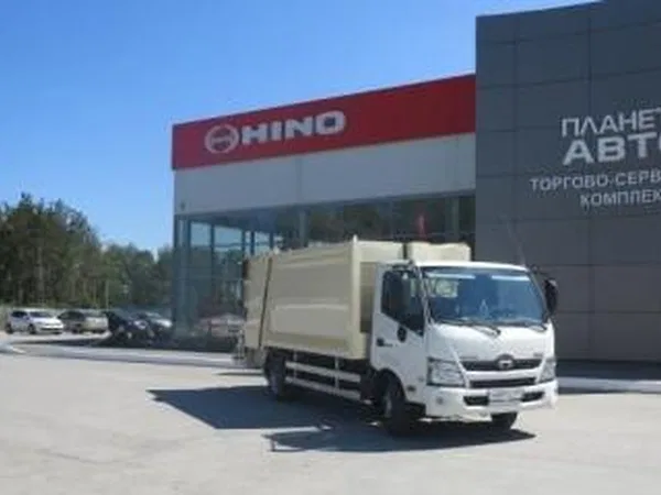 Мусоровоз Hino 300