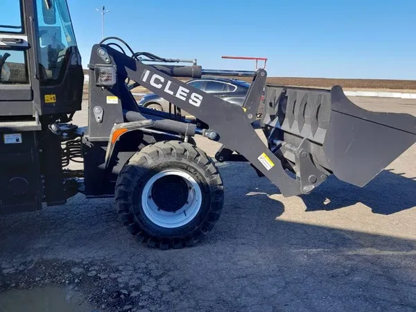 Фронтальный погрузчик ICLES ZL20