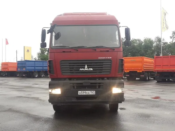 Седельный тягач МАЗ 6430C9