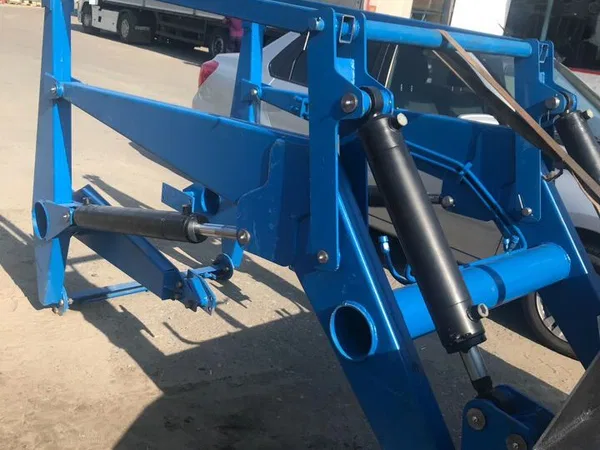 Навесной погрузчик (КУН) ПКУ-0,8
