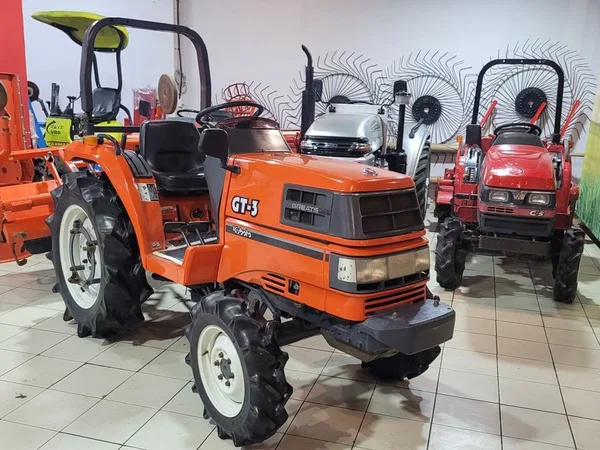 Мини-трактор Kubota GT3