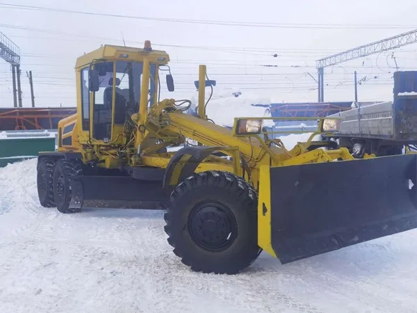 Автогрейдер Дормаш Орел ДЗ-122Б