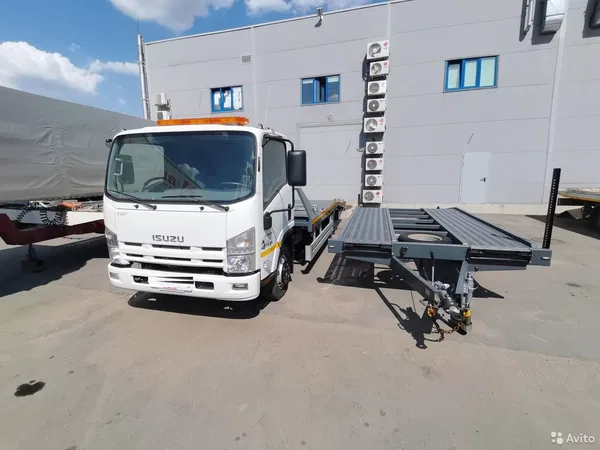 Эвакуатор ISUZU с прицепом