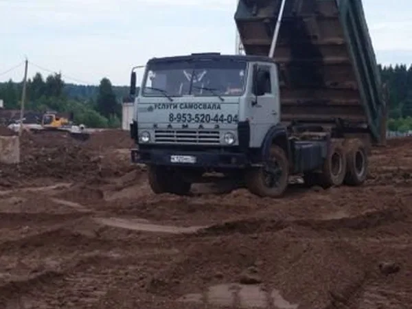 Самосвал КамАЗ