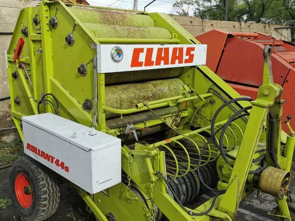 Пресс-подборщик Claas Rollant 44