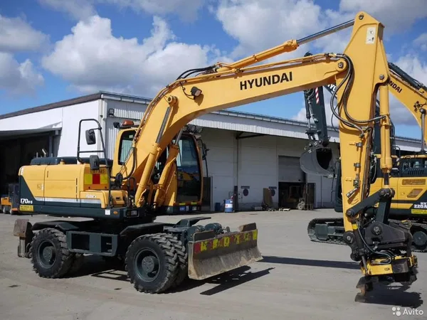Колесный экскаватор Hyundai R170 W-9