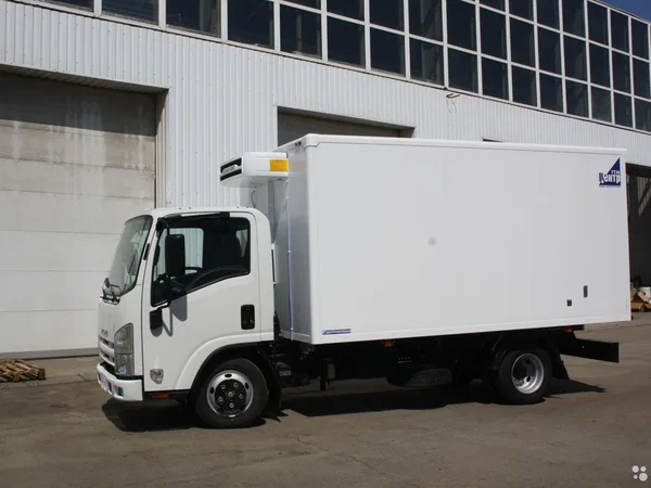 Рефрижераторный фургон Isuzu NMR
