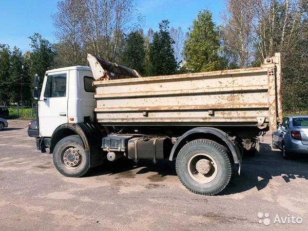 Самосвал МАЗ 5551