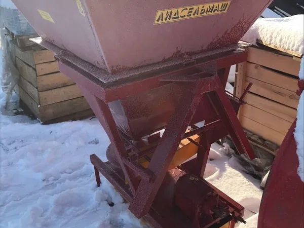 Навесной пескоразбрасыватель Лидсельмаш Л-116-01
