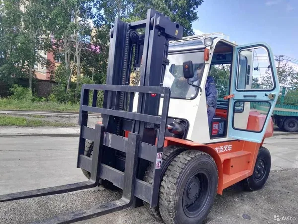 Вилочный погрузчик Dalian CPCD50