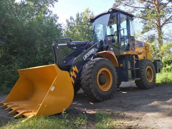Фронтальный погрузчик XCMG LW300KN