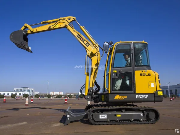 Мини-экскаватор SDLG LinGong E635F