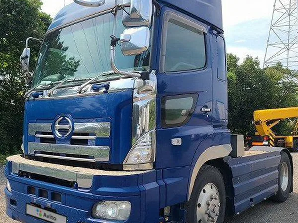 Седельный тягач Hino Profia