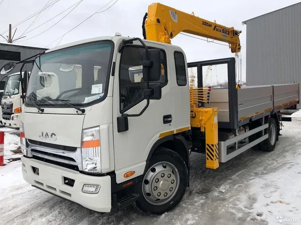 Бортовой грузовик с КМУ JAC N120
